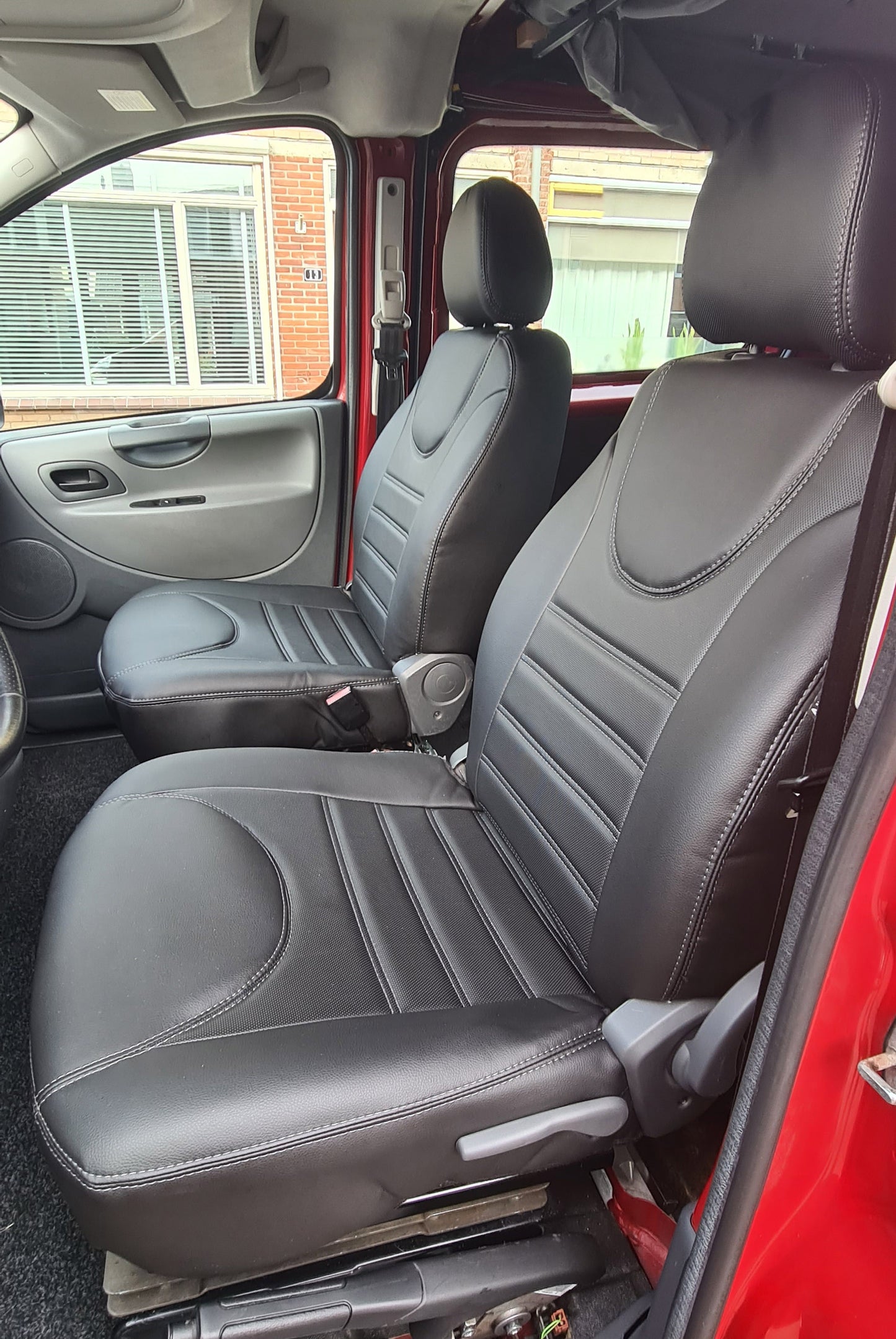 Pasvorm stoelhoezen set (stoel en stoel) Citroen Jumpy / Peugeot Expert / Fiat Scudo / Toyota Proace 2007 t/m 2016 - Kunstleer zwart
