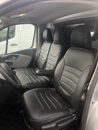 Pasvorm autostoelhoezen (3 zits) Renault Trafic / Fiat Talento / Nissan NV300/Primastar 2014-heden / Opel Vivaro (B) 2014-2019 (bijrijdersbank met split alleen in rugleuning) - Kunst leer zwart