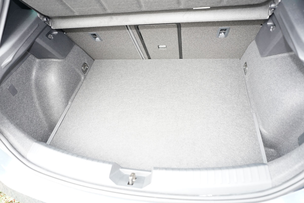 Kofferbakmat Seat Leon Hatchback - 2020-heden - Guardliner (Past in versie met kofferbakvloer in hoge stand. Past ook in Hybrid en e-Hybrid)