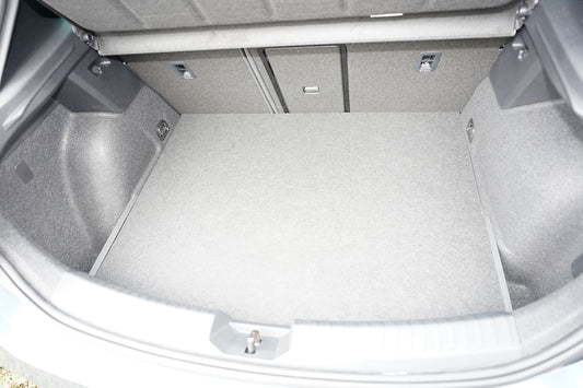 Kofferbakmat Seat Leon Hatchback - 2020-heden - Guardliner (Past in versie met kofferbakvloer in hoge stand. Past ook in Hybrid en e-Hybrid)