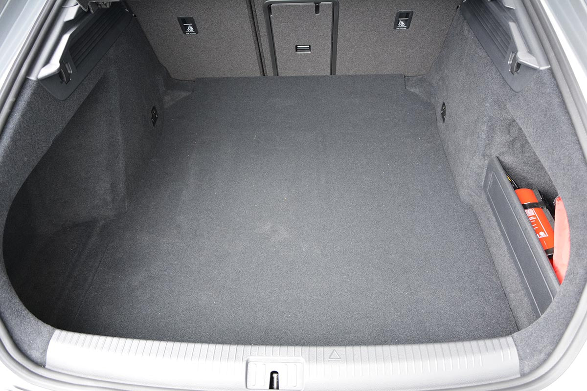 Kofferbakmat Volkswagen Arteon Sedan - 2017-heden - Guardliner (Linkerflap kan eraf)