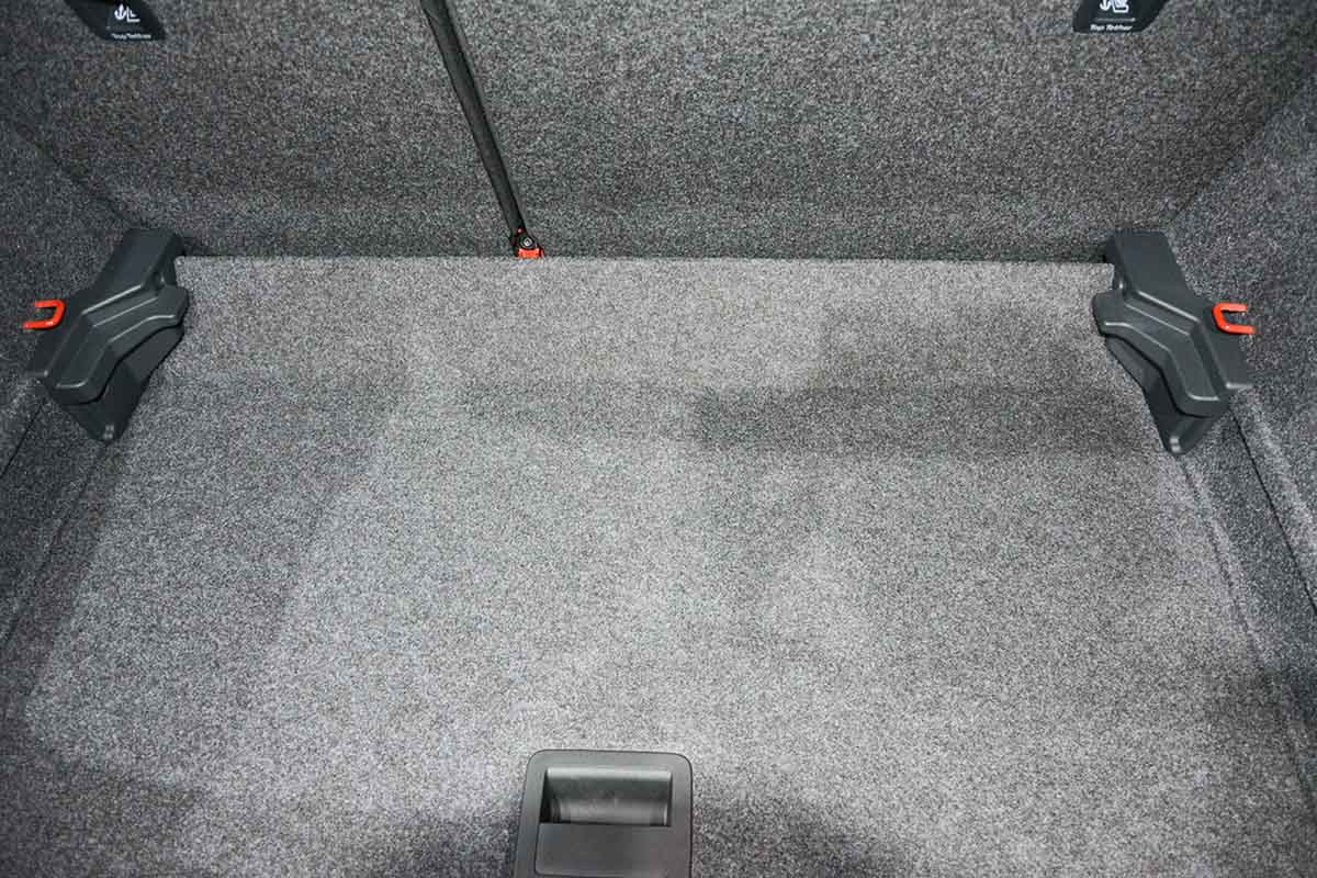 Kofferbakmat Volkswagen Polo Hatchback - 2017-heden - Guardliner (Past in versie met verstelbare kofferbakvloer in lage stand)