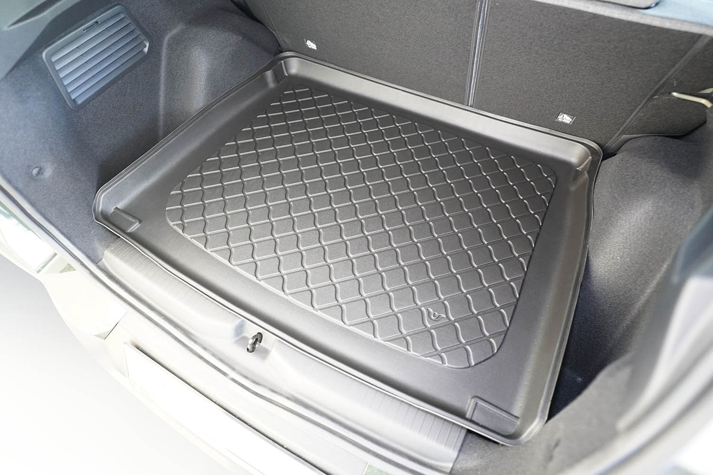 Kofferbakmat Opel Frontera 2024-heden (past in versie verstelbare vloer in hoge stand) - Guardliner