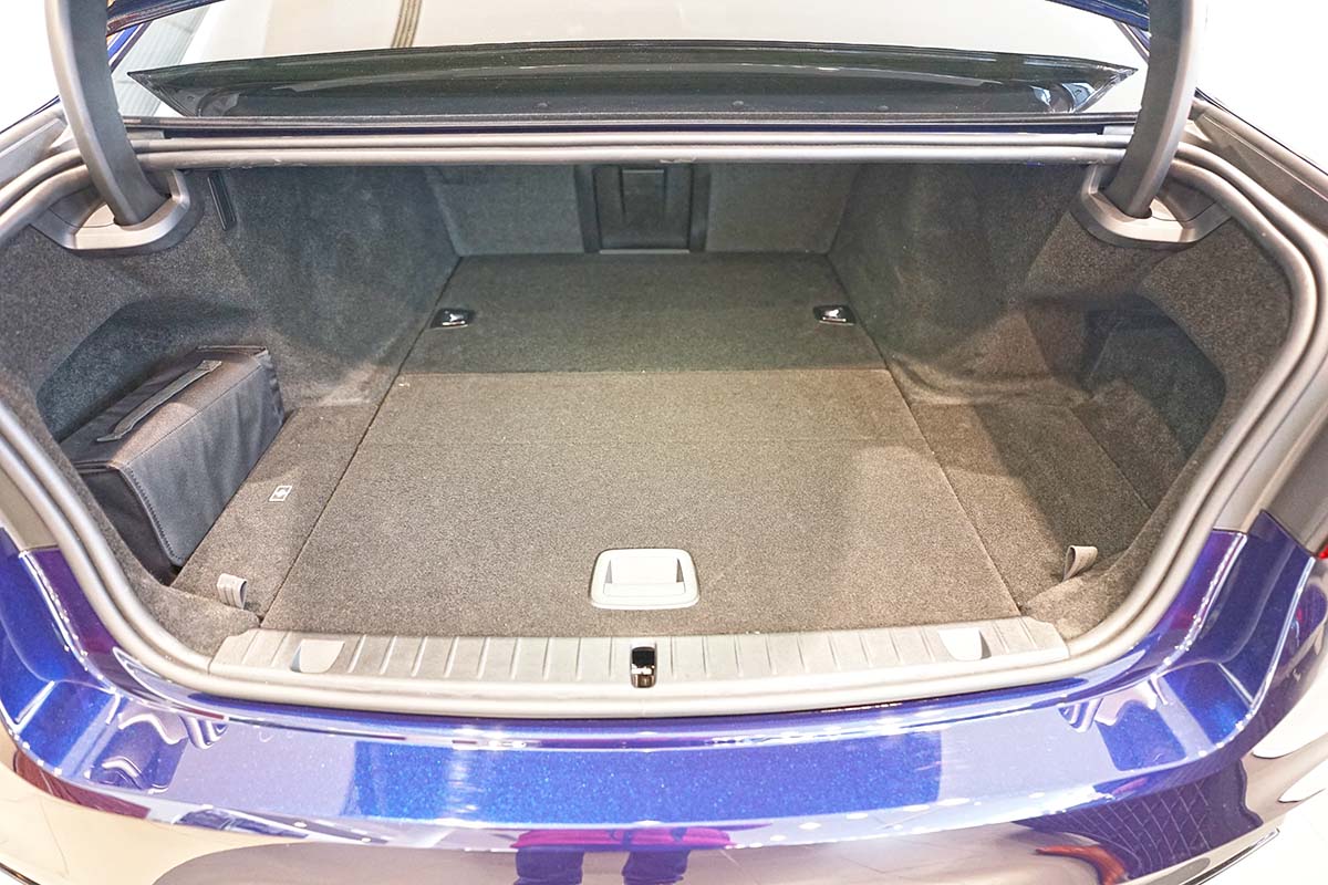 Kofferbakmat BMW 7-serie (G11) Sedan - 2015-2022 - Guardliner (Past in versie met standaard- en verlengde wielbasis)