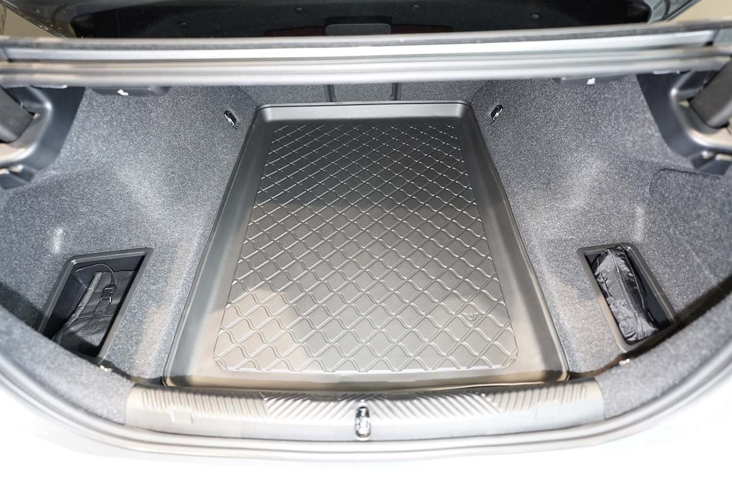 Kofferbakmat BMW 5-serie G60 Sedan - 2023-heden - Guardliner (Past niet in Plug-In Hybrid en electric)