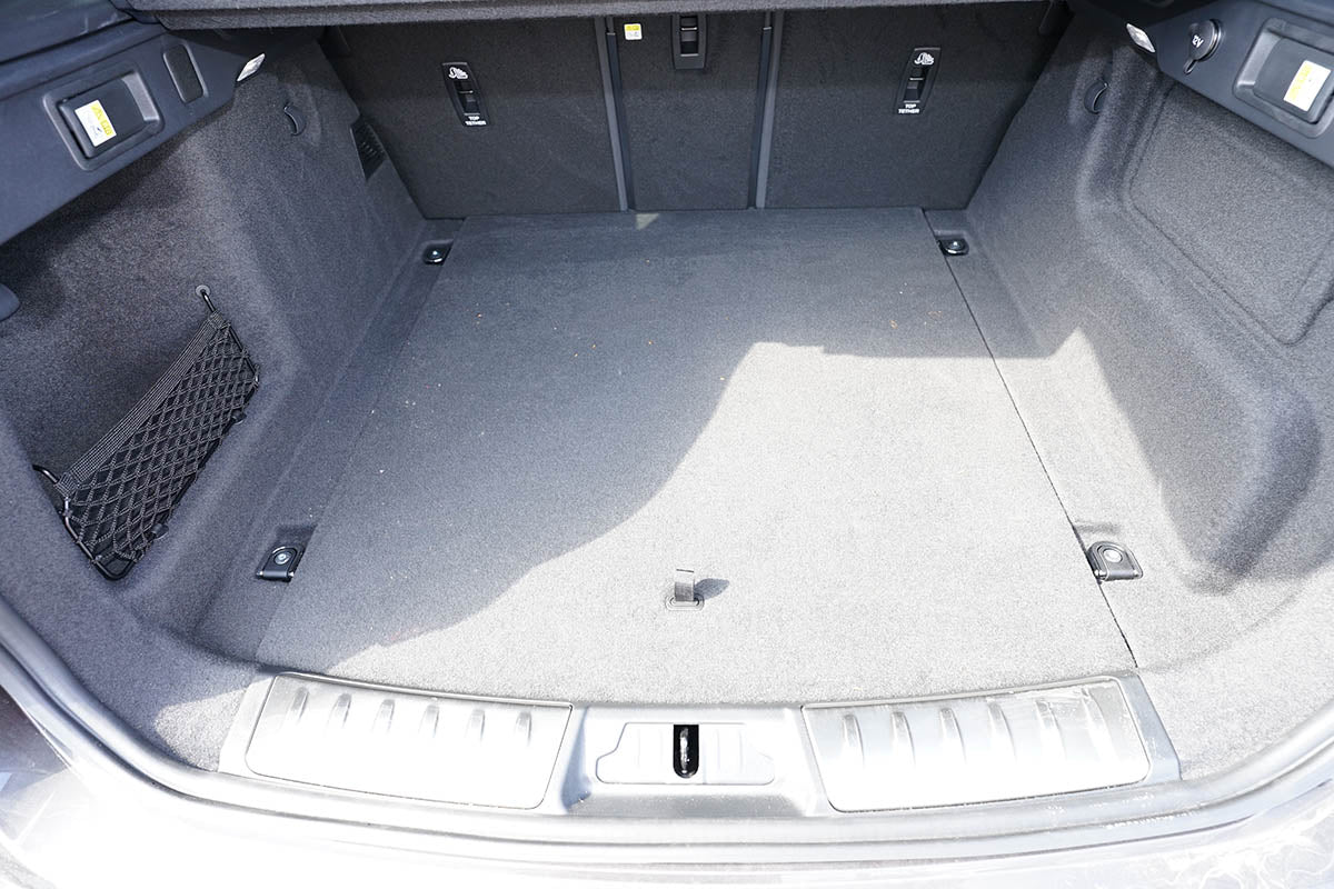 Kofferbakmat Jaguar F-Pace SUV - 2015-heden - Guardliner (Past ook in Mild Hybrid en versies met rails. Past niet in Plug-In Hybrid P400e versie)