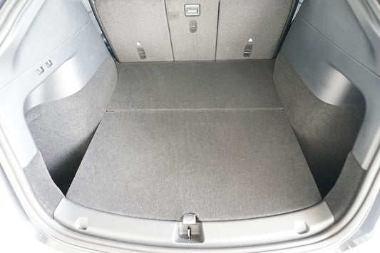 Kofferbakmat Tesla Model Y SUV - 2021-heden - Guardliner (Past in 5-persoons versie, in kofferruimte achterkant auto)