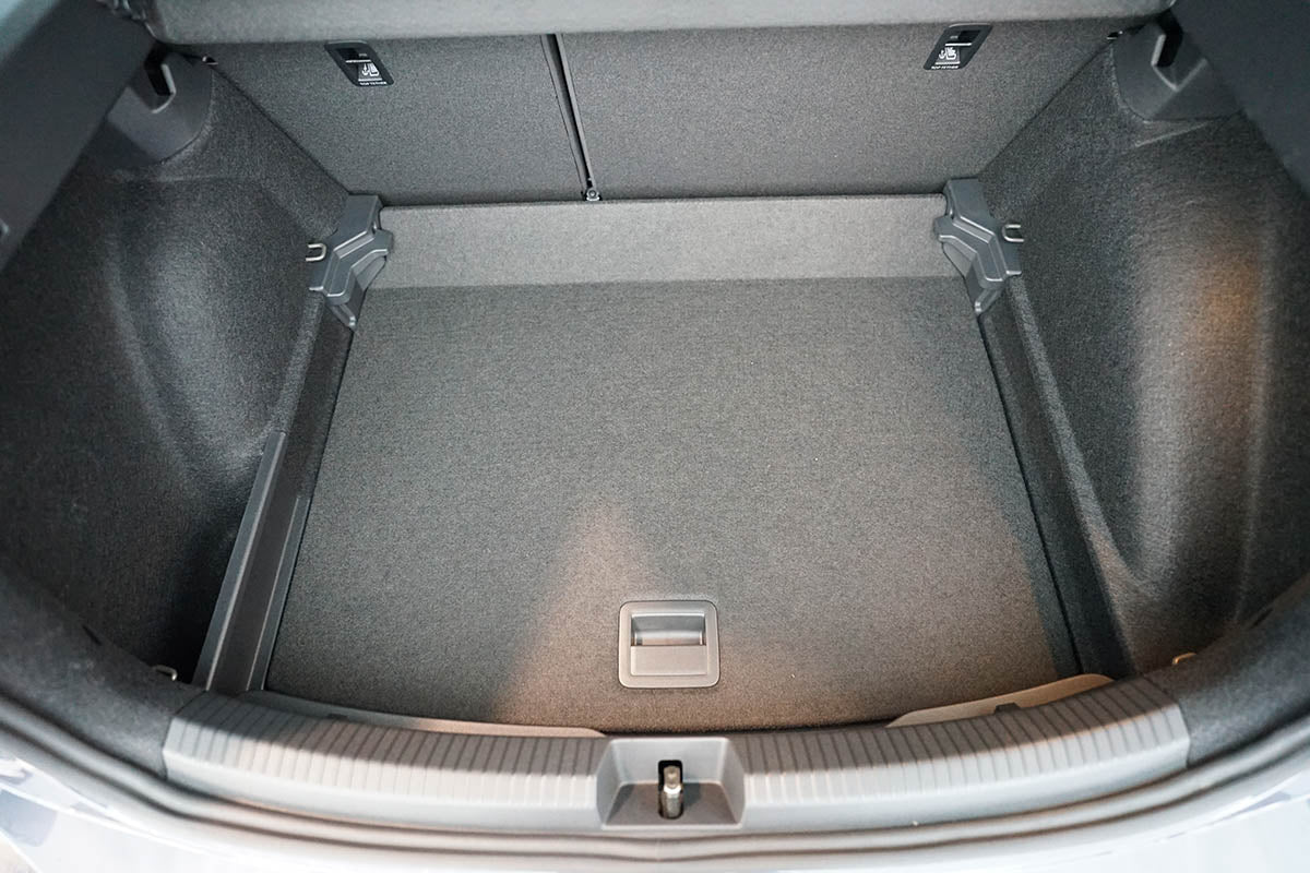 Kofferbakmat Volkswagen Taigo SUV - 2021-heden - Guardliner (Past in versie met lage kofferbakvloer of verstelbare vloer in lage stand)