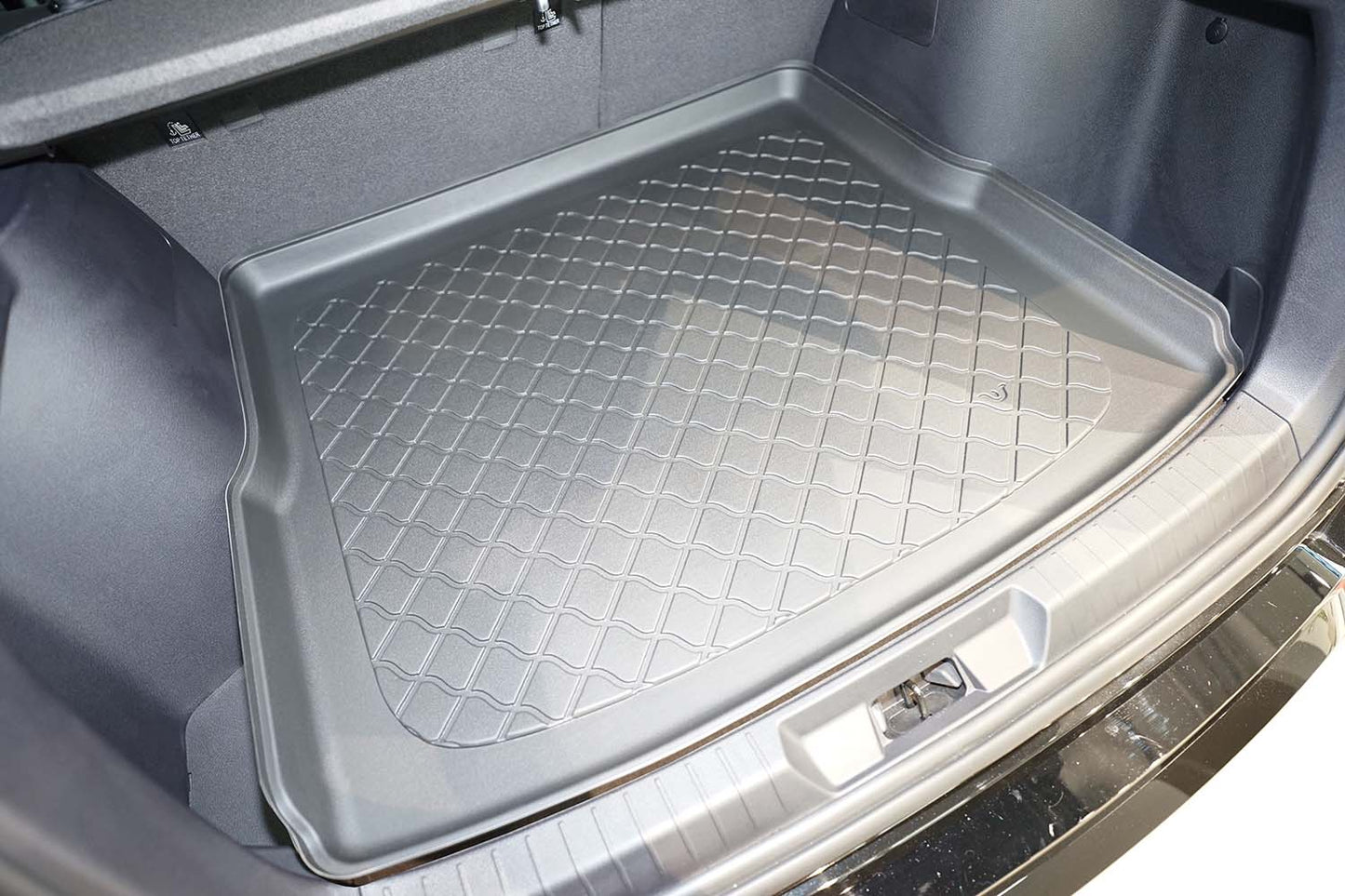 Kofferbakmat BYD Seal U (electric) / BYD Seal U DM-i Plug-in Hybrid 2024-heden (kofferbakvloer in hoge stand, rechter flap kan er af bij subwoofer) - Guardliner