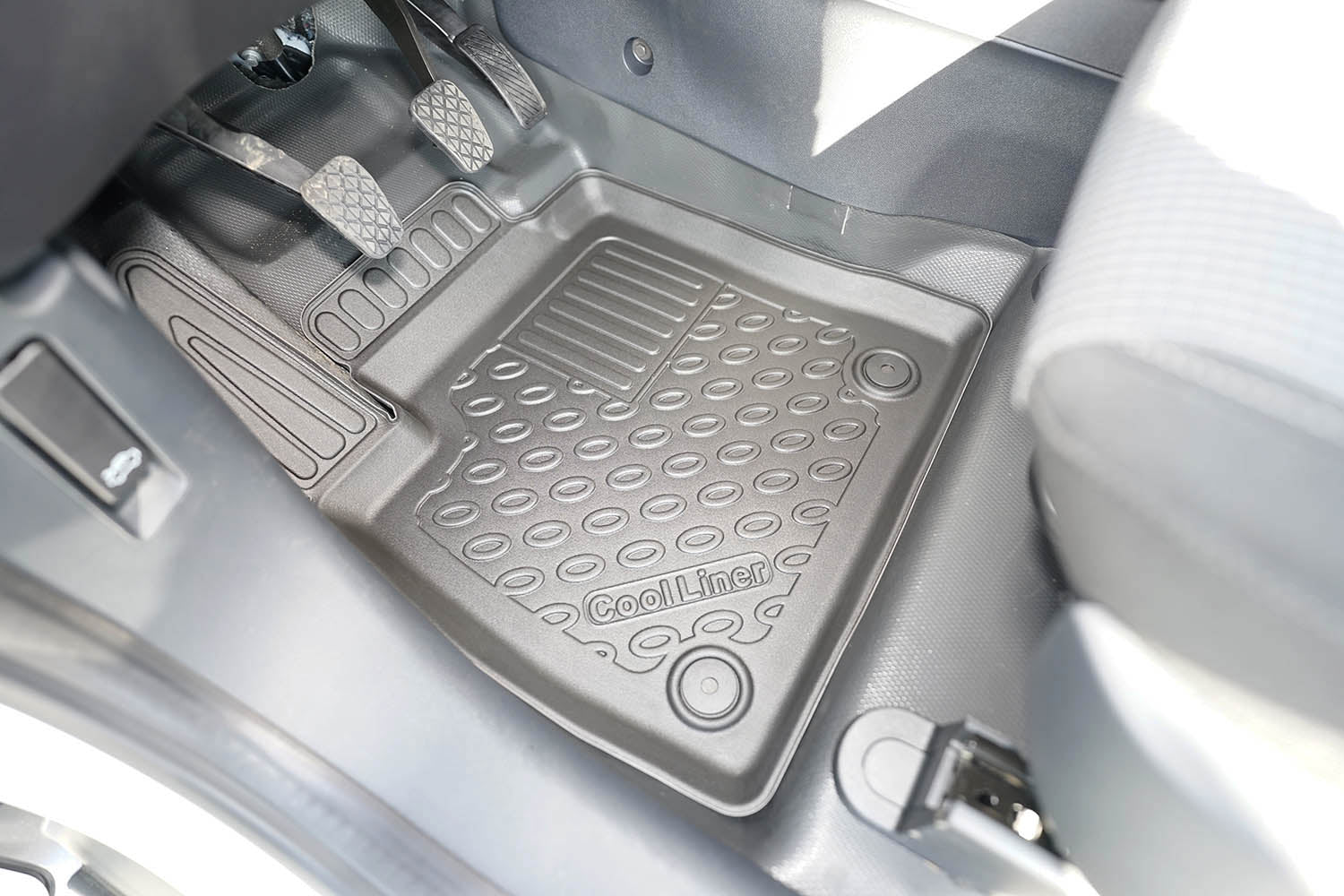 Rubbermatten Ford Transit Courier 2023-heden (voorset) - 3D Schaalmatten
