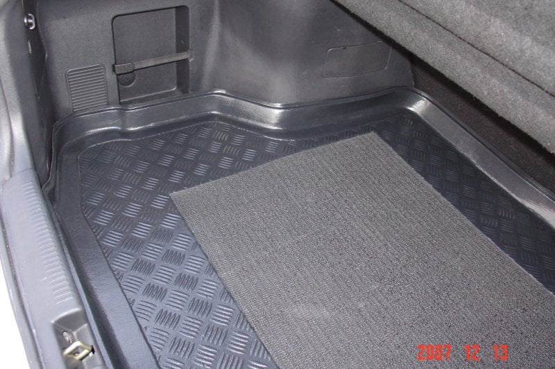 Kofferbakmat Mitsubishi Carisma hatchback (2001-2005) - Carbox