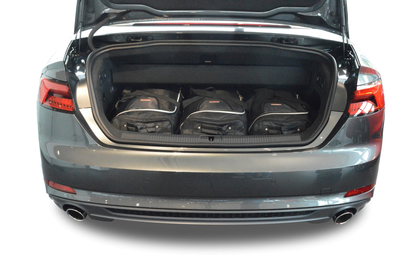 Reistassenset Audi A5 Cabriolet (F5) 2016-heden (Zowel met de cabriokap open als dicht passen alle tassen in de kofferruimte)