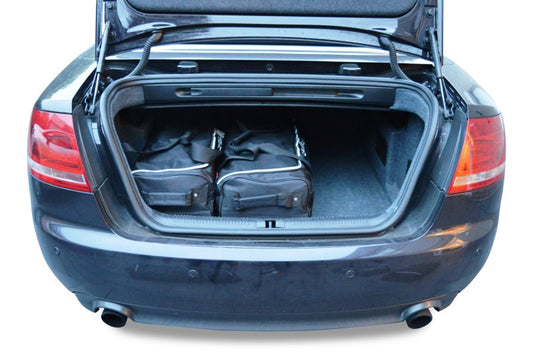 Reistassenset Audi A4 Cabriolet (B7) 2004-2008 (Met de cabriokap open passen er 3 trolleytassen en 1 reistas in de kofferruimte)