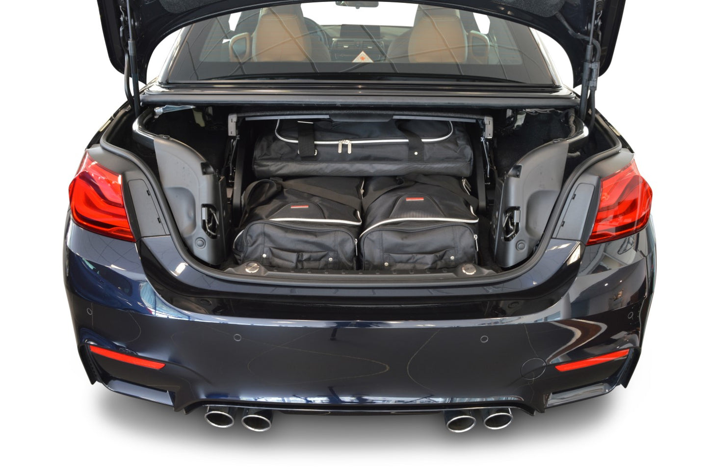 Reistassenset BMW 4 Serie Cabriolet (F33) 2013-2020 (Met de cabriokap open passen er 2 trolleytassen en 1 reistas in de kofferruimte)