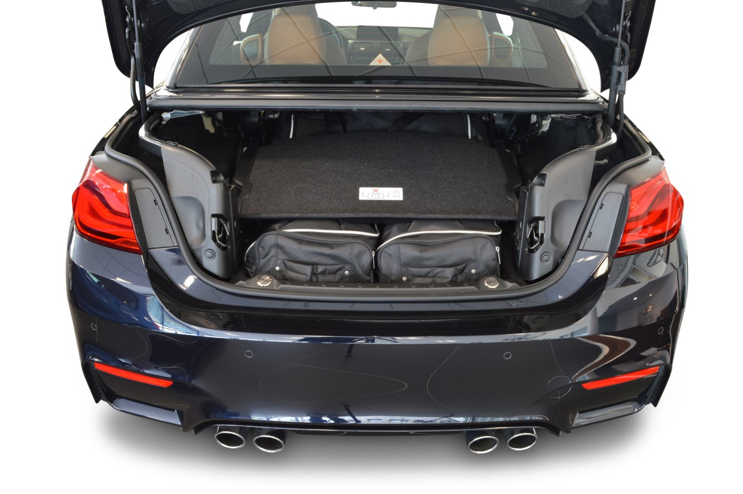 Reistassenset BMW 4 Serie Cabriolet (F33) 2013-2020 (Met de cabriokap open passen er 2 trolleytassen en 1 reistas in de kofferruimte)