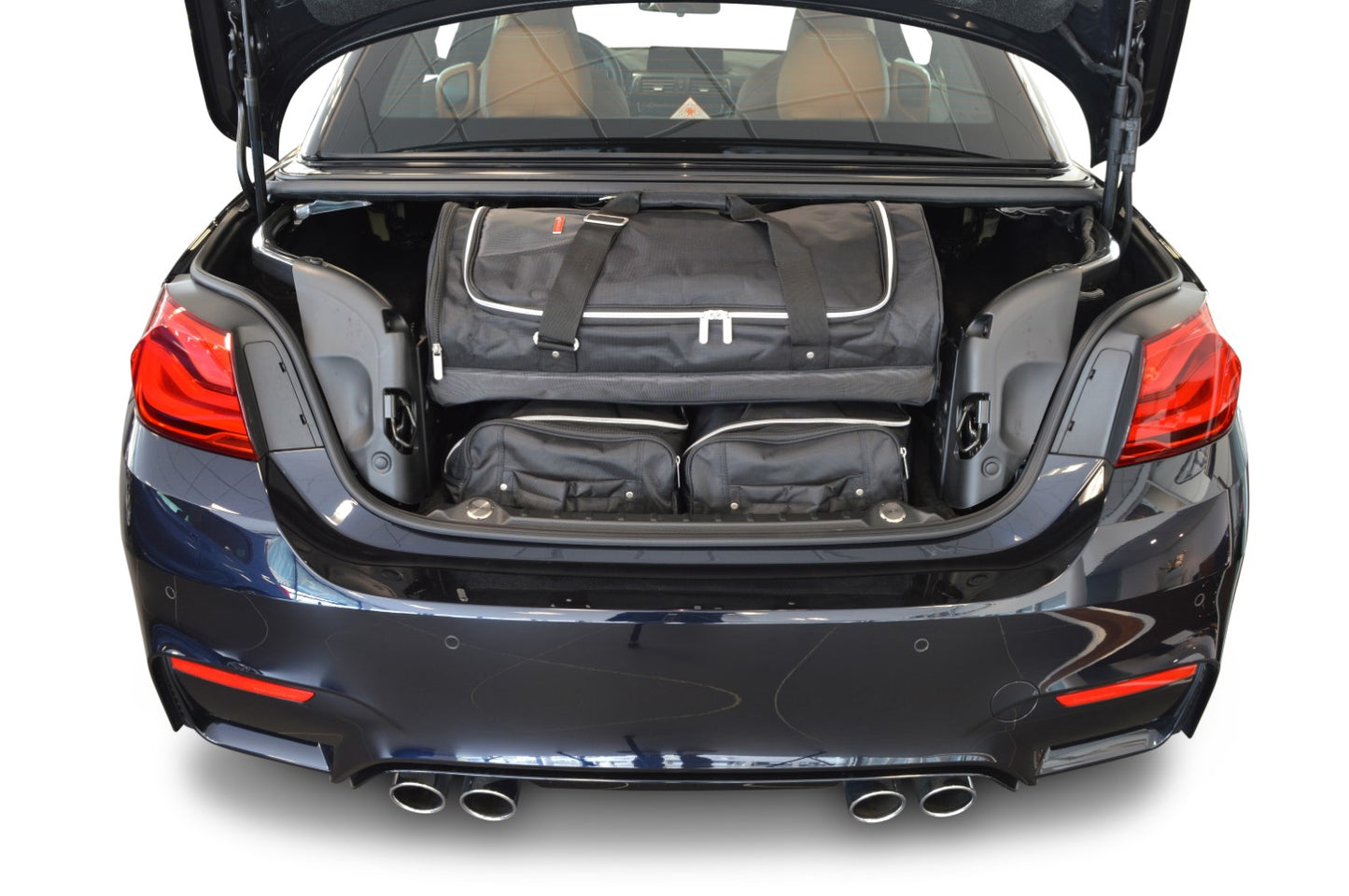 Reistassenset BMW 4 Serie Cabriolet (F33) 2013-2020 (Met de cabriokap open passen er 2 trolleytassen en 1 reistas in de kofferruimte)