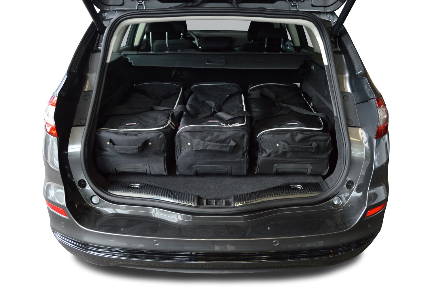 Reistassenset Ford Mondeo V 2014-2022 wagon