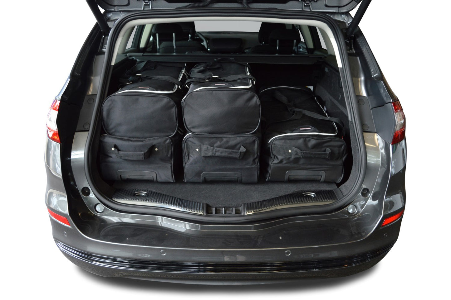 Reistassenset Ford Mondeo V 2014-2022 wagon