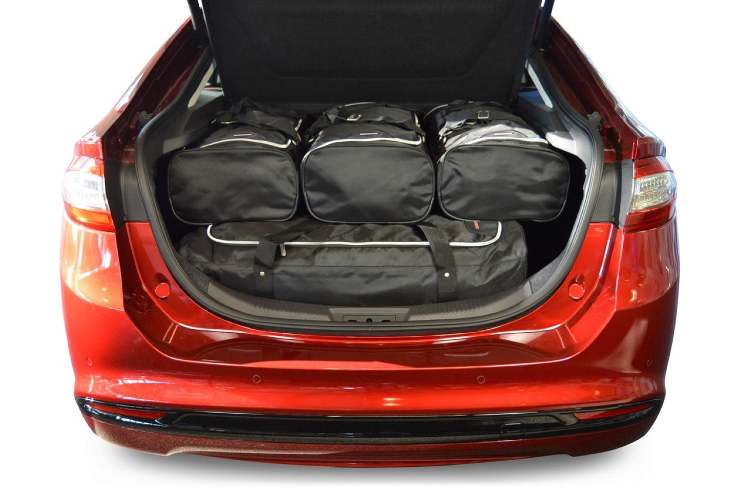 Reistassenset Ford Mondeo V 2014-2022 5-deurs hatchback