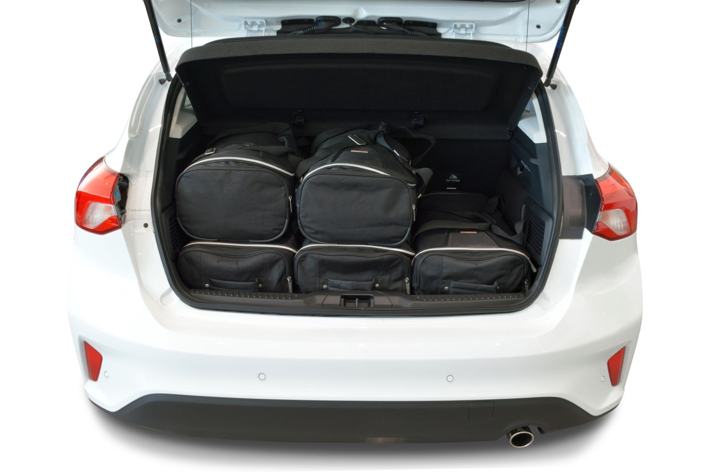 Reistassenset Ford Focus IV 2018-heden 5-deurs hatchback (Verstelbare laadvloer in onderste stand. Zonder BNO Soundsystem)