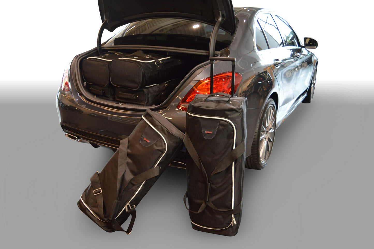 Reistassenset Mercedes C-Klasse (W205) 2014-2021 4-deurs sedan (Niet voor Plug-In Hybrid)