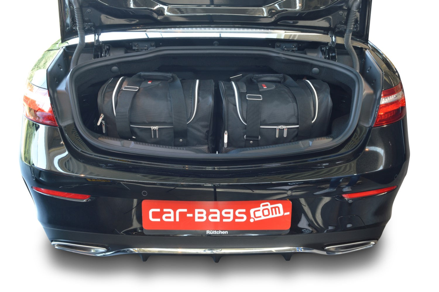 Reistassenset Mercedes E-Klasse Cabriolet (A238) 2017-heden (2 trolleytassen met expansierits. Zowel met de cabriokap open als dicht passen alle tassen in de kofferruimte)