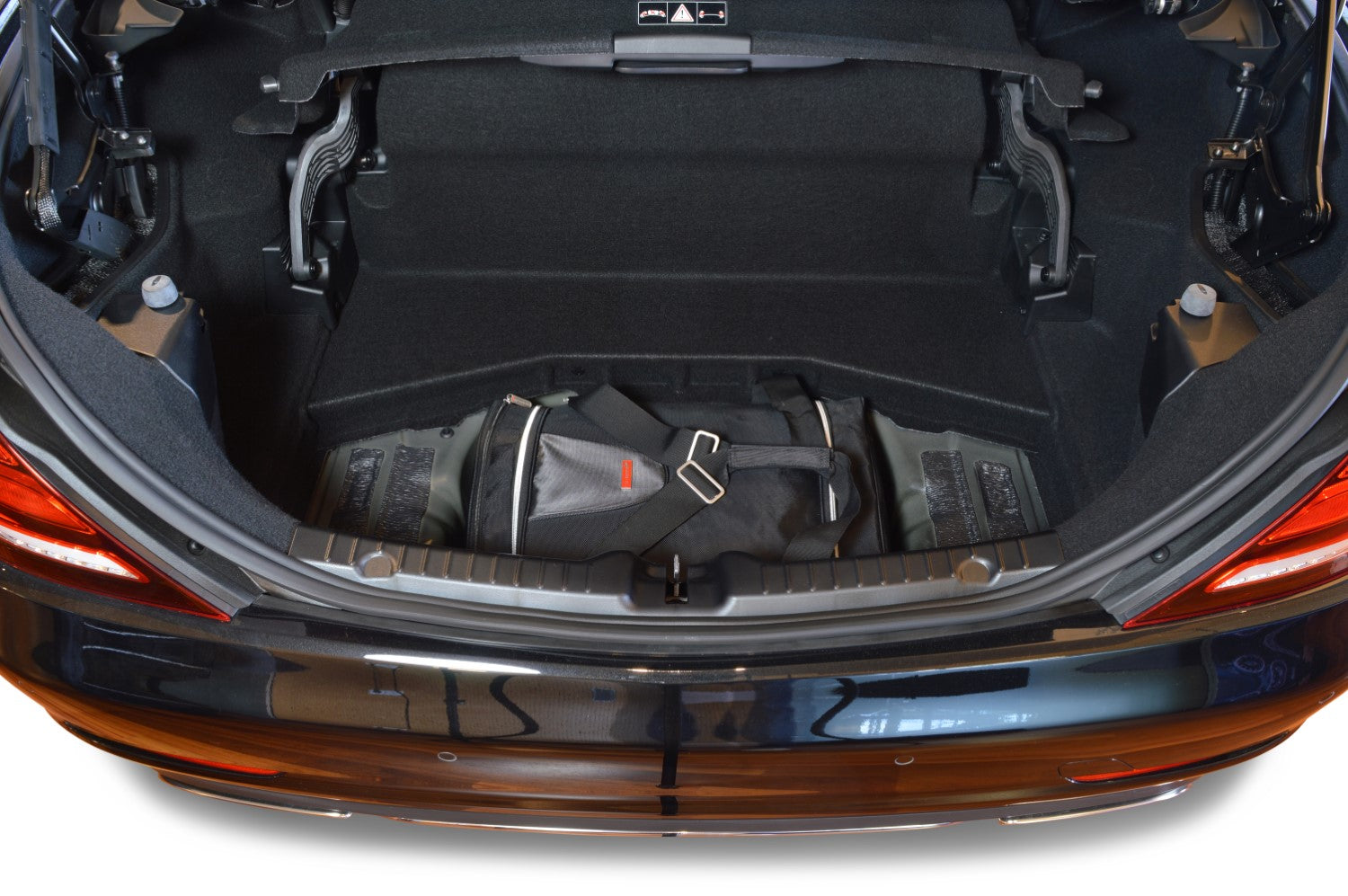 Reistassenset Mercedes SLK - SLC (R172) 2011-2020 (Met de cabriokap open passen er 2 trolleytassen en 1 reistas in de kofferruimte)