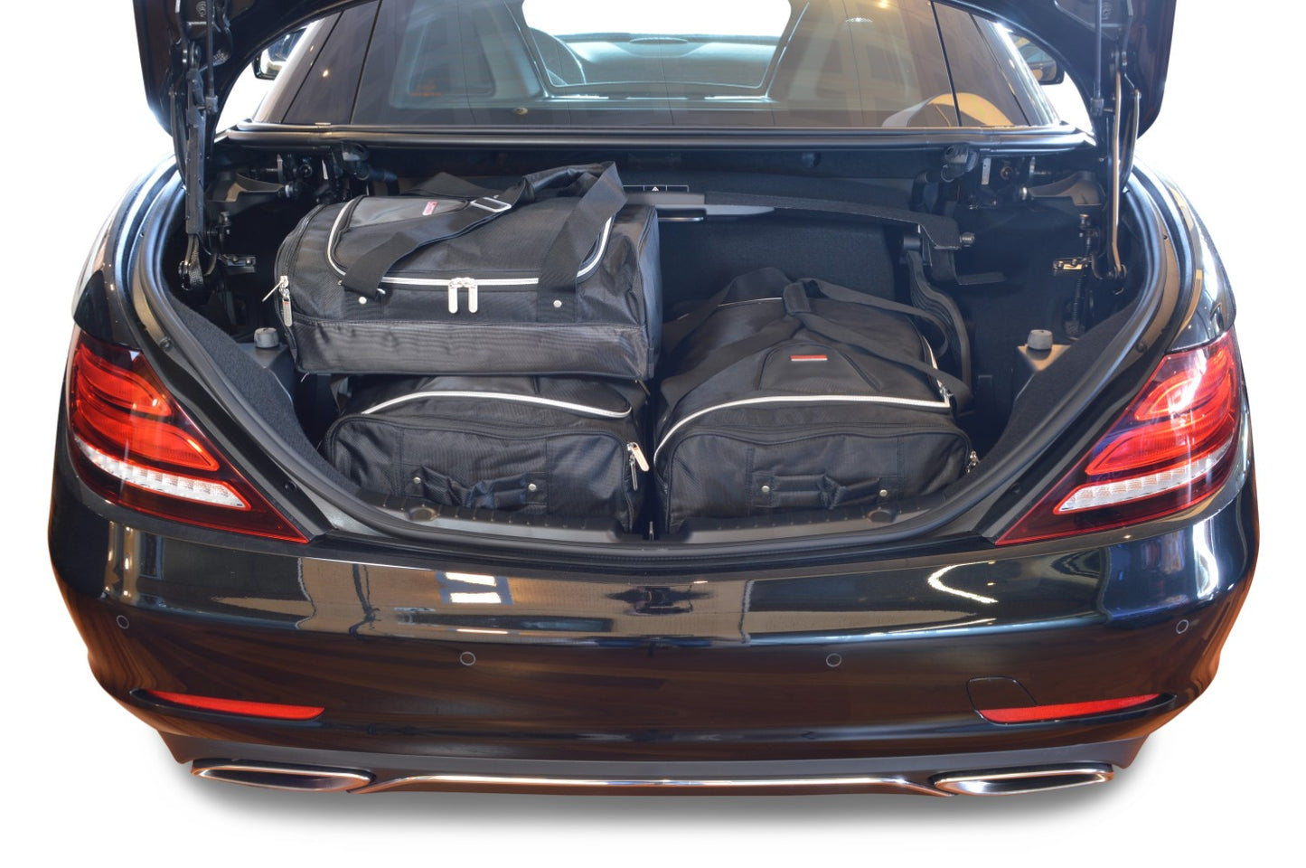 Reistassenset Mercedes SLK - SLC (R172) 2011-2020 (Met de cabriokap open passen er 2 trolleytassen en 1 reistas in de kofferruimte)