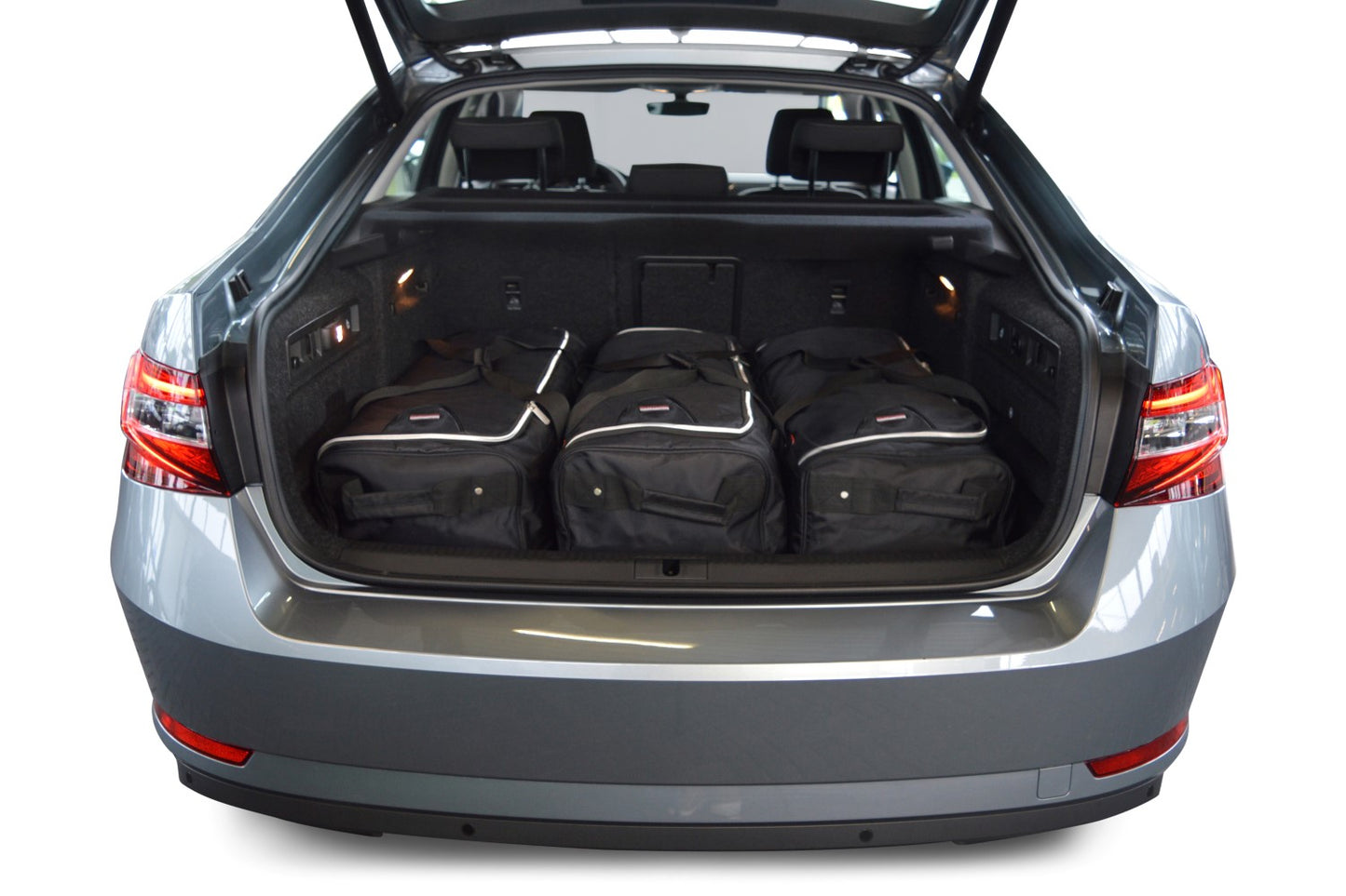 Reistassenset Skoda Superb III (3V) 2015-heden 5-deurs hatchback (Incl. Plug-in-Hybrid)