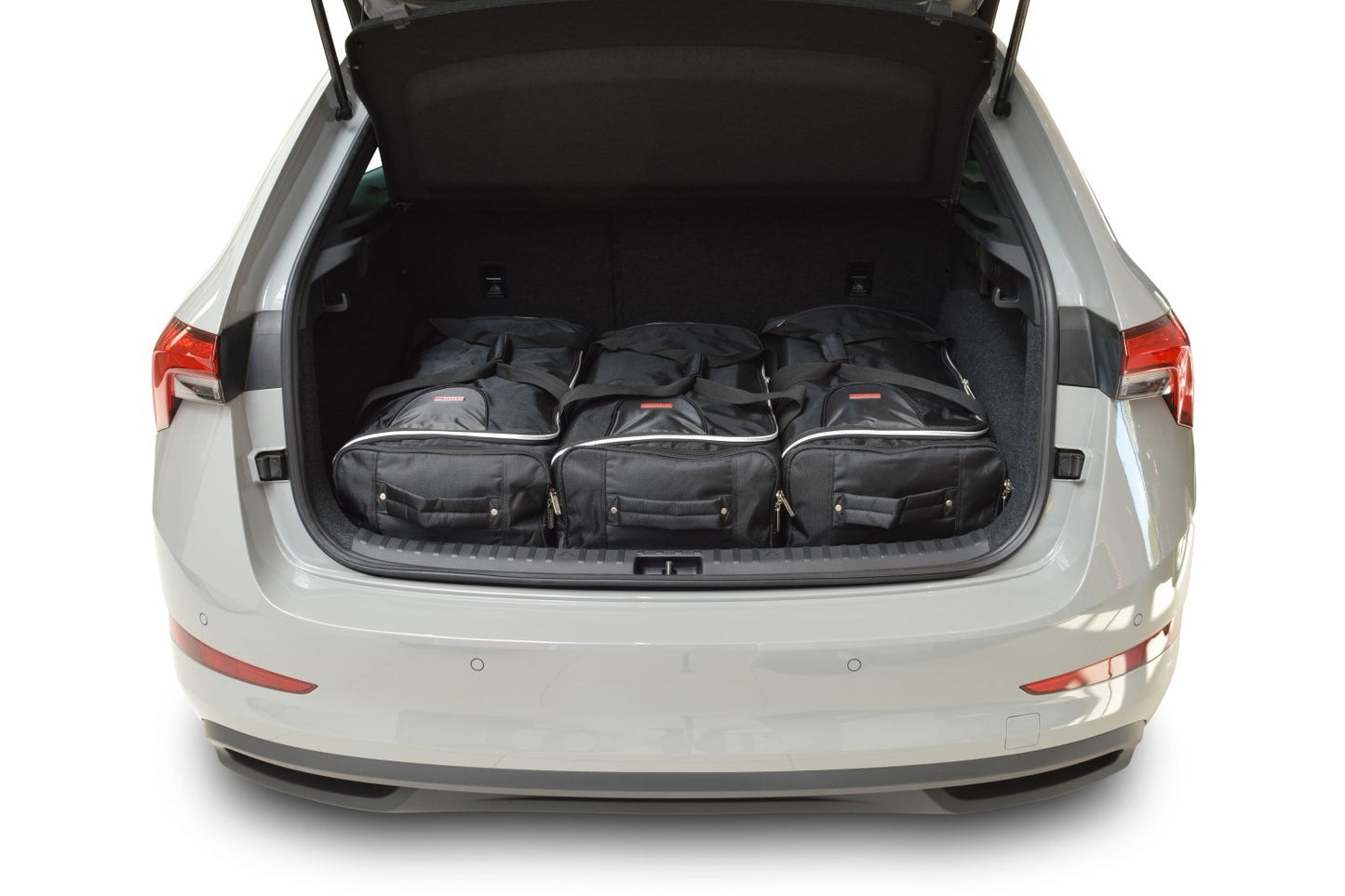 Reistassenset Skoda Scala (NW1) 2019-heden 5-deurs hatchback (Verstelbare laadvloer in onderste stand)