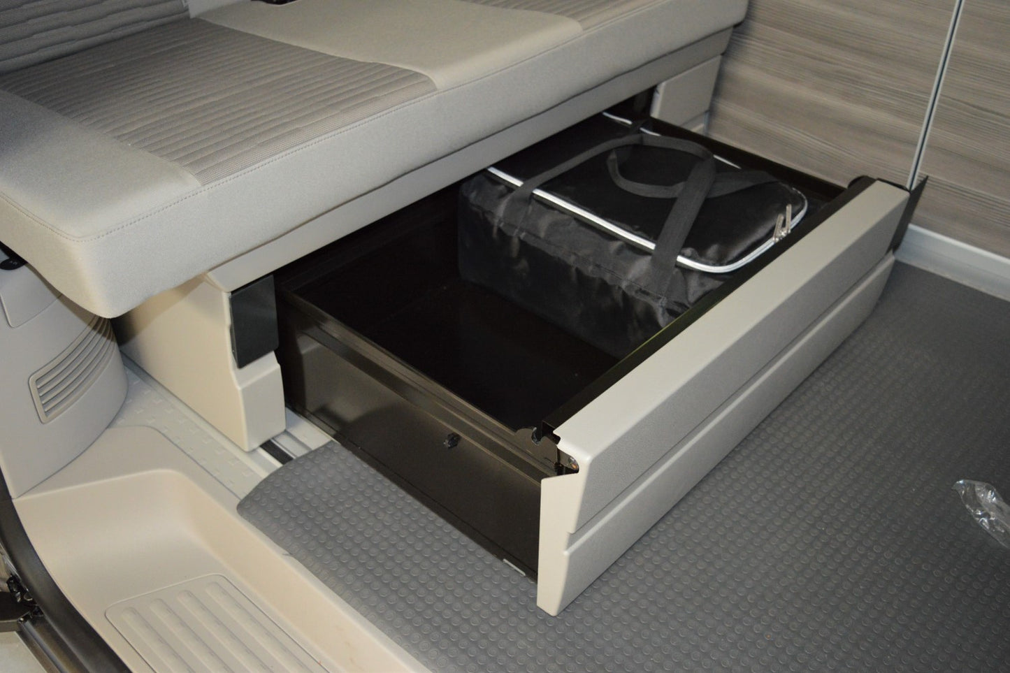 Lade tas  Volkswagen California T6 - T6.1 2015-2024 (BxHxL = 32 x 19 x 44 cm)