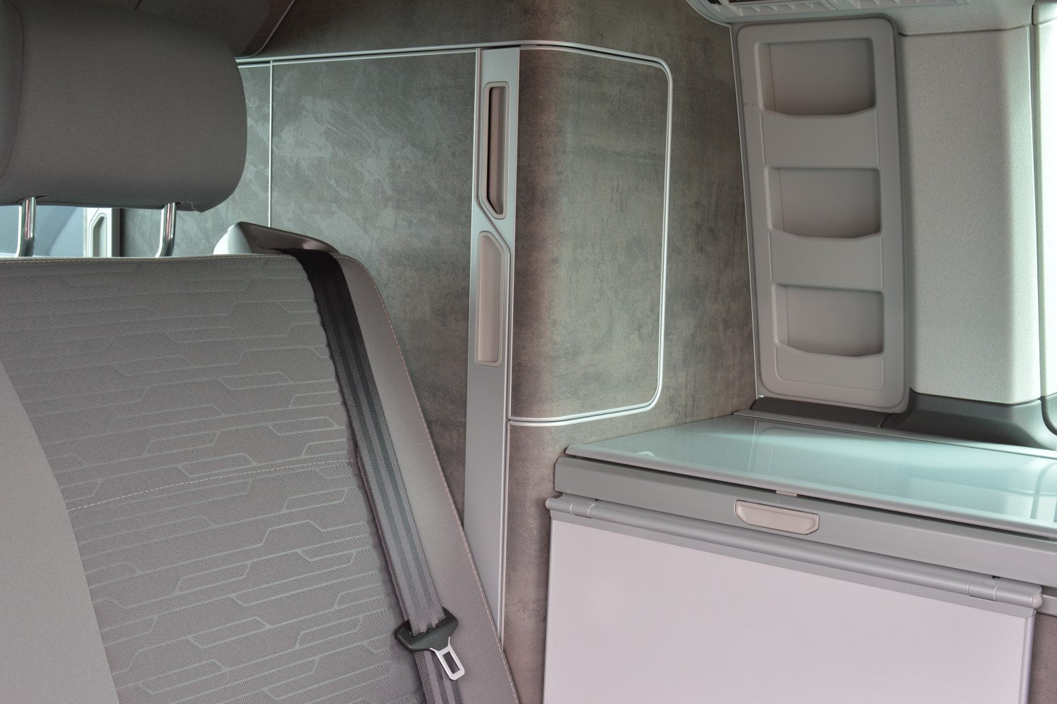 Hangende opbergtas Volkswagen California T5 2003-2015 (BxHxL= 32 x 62-66 x 47 cm)