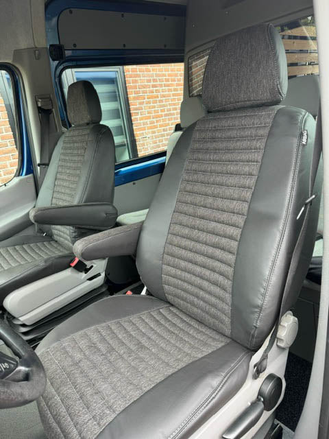 Pasvorm Stoelhoezen Volkswagen Crafter Bestelwagen (2006-2017) - stof, kunstleer of stof / kunstleer