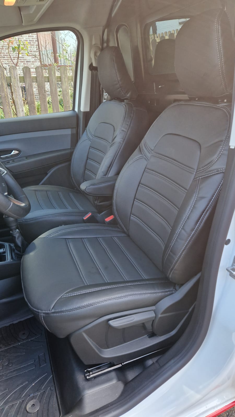 Pasvorm Stoelhoezen Nissan Townstar Bestelwagen (2021-Heden) - Kunstleer