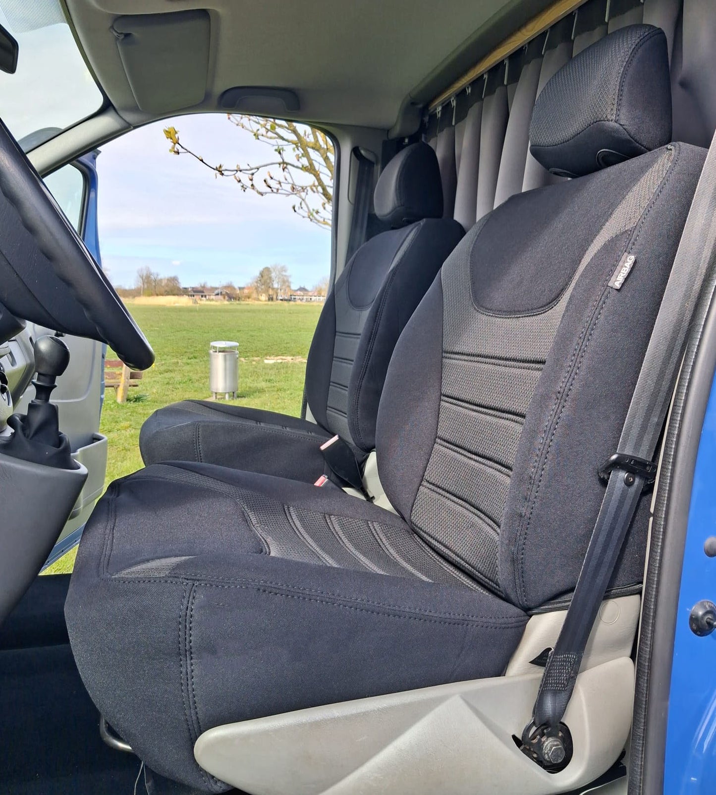 Pasvorm stoelhoezen Nissan Primastar 2001-2015 (past op 2 stoelen) - Stof zwart